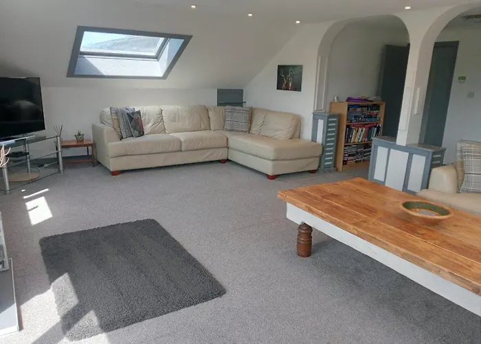 Self Catering Spacious Open Plan 3 Bed Apartment With Sea Views