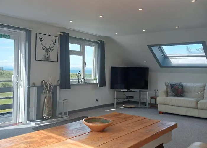 Self Catering Spacious Open Plan 3 Bed Apartment With Sea Views