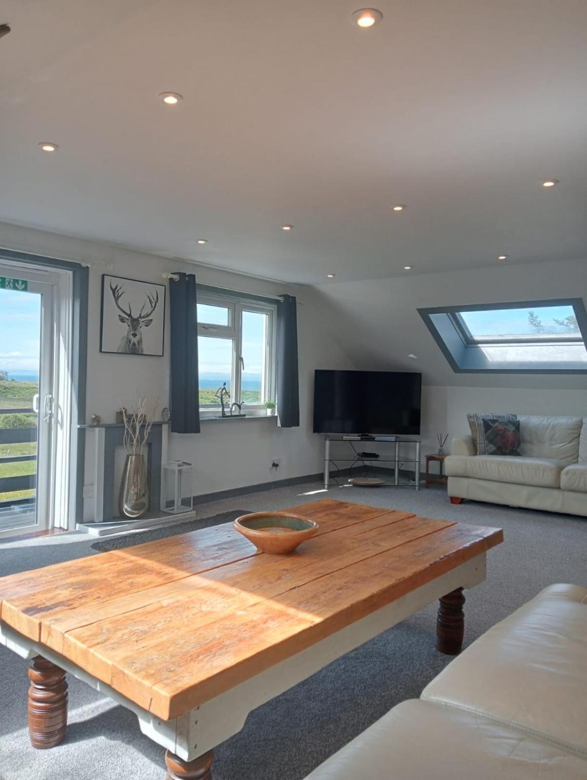 Self Catering Spacious Open Plan 3 Bed With Sea Views Apartment