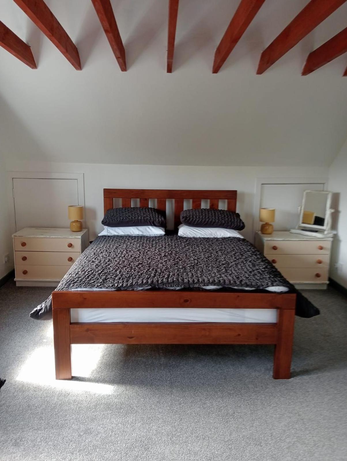 Self Catering Spacious Open Plan 3 Bed With Sea Views